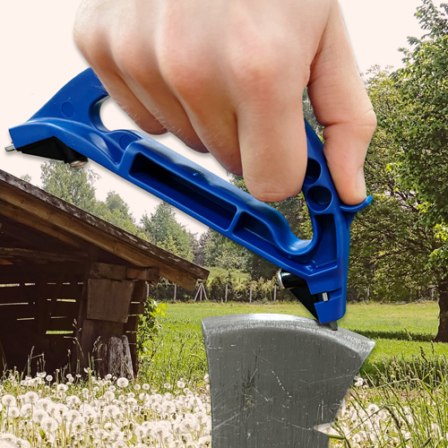 100_All-in-1_Blue_inUse_Axe 100_All-in-1_Blue_inUse_Axe