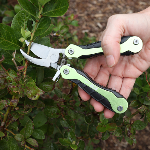 084C-Gardener’sMultiTool4 084C-Gardener’sMultiTool4